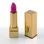 Verführerisch pinke Lippen dank des Rouge Pur Couture „Le Fuchsia“ von YSL